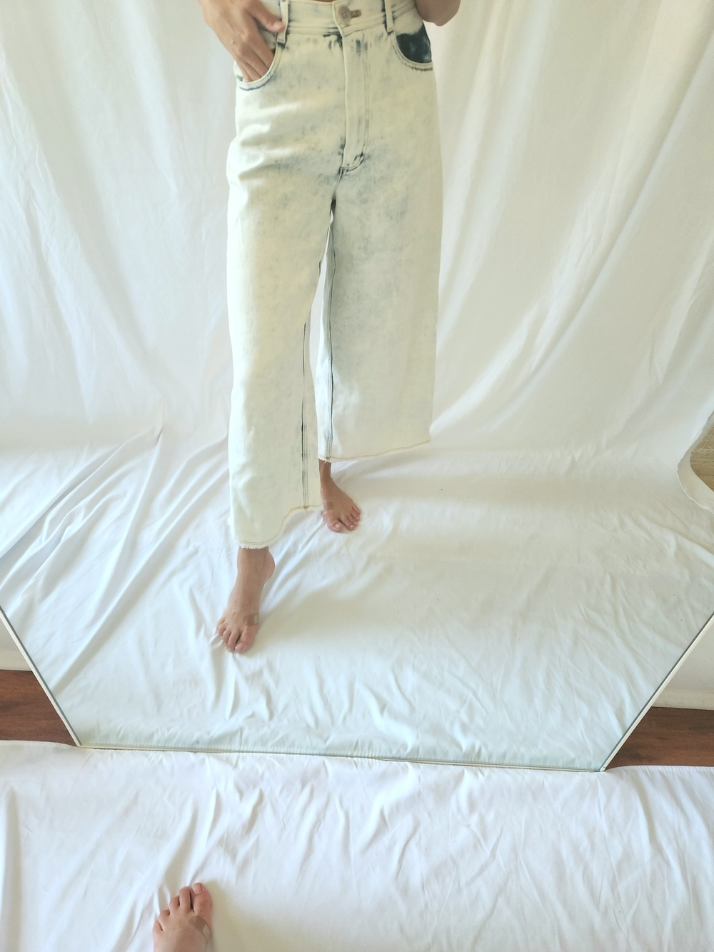 🩷🩷🩷Wide Leg Acid Wash White Jeans - Women